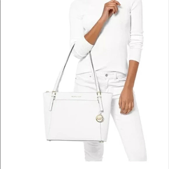 Michael Kors Voyager Large East West Top-Zip Tote (30T9GV6T9L)