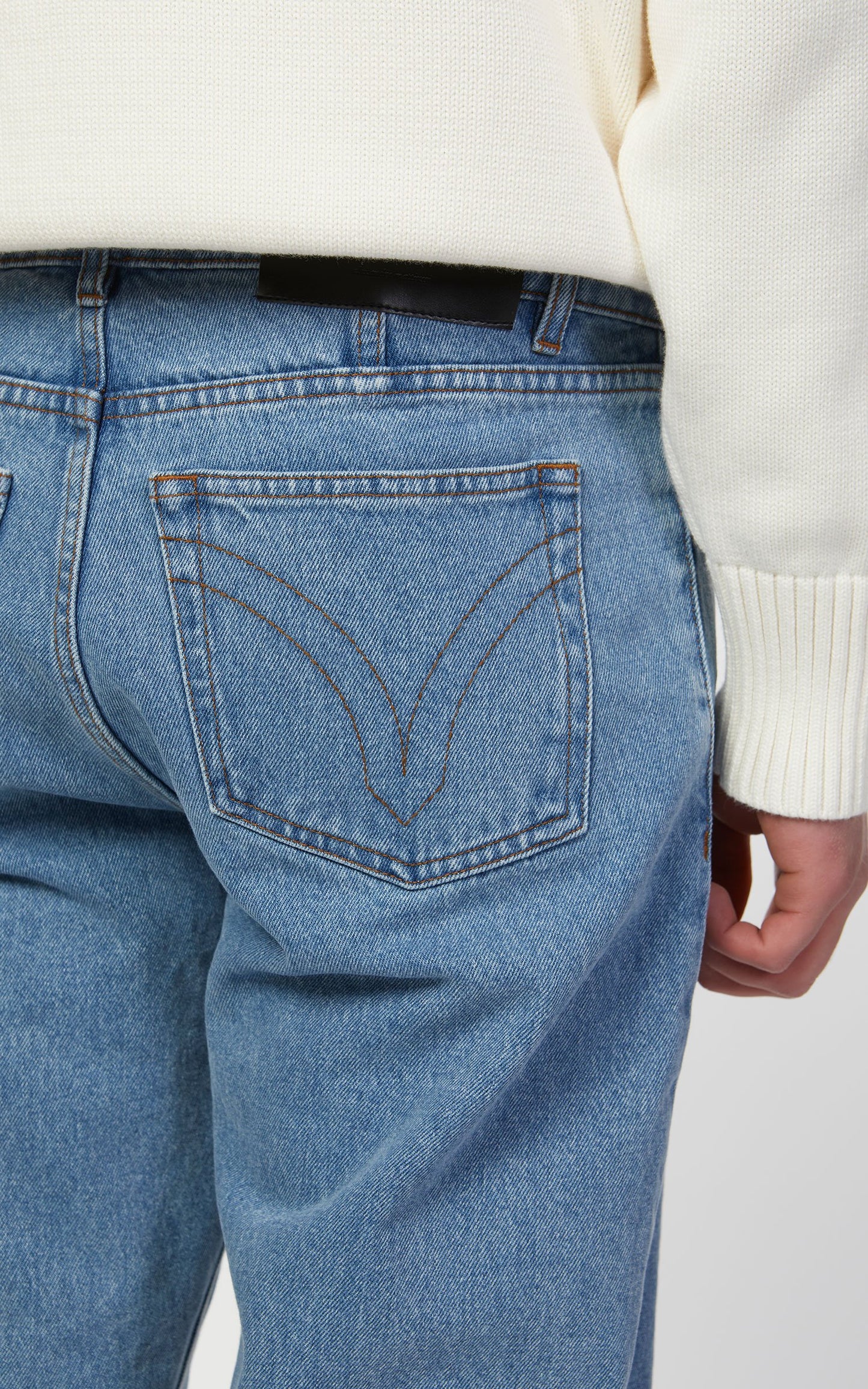 AMI Paris Straight Fit Denim Pants (E22HTR002.603)