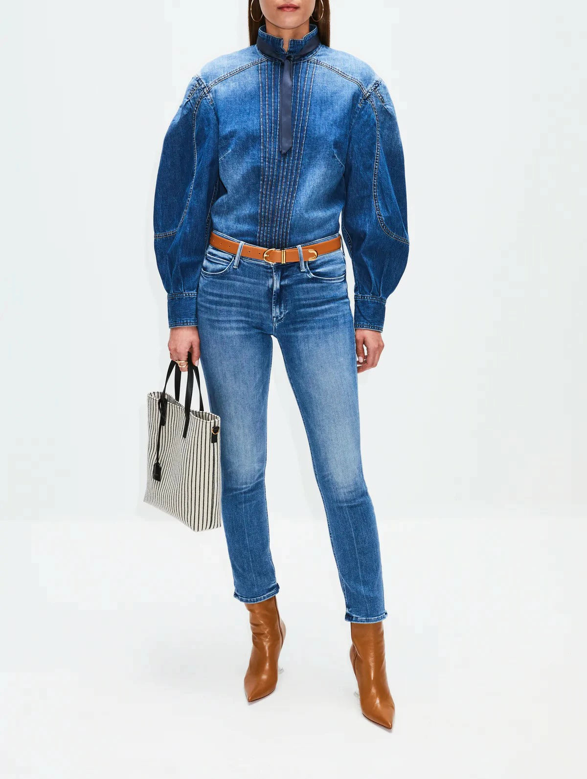 MOTHER The Mid Rise Dazzler Ankle Jeans (1686-104)