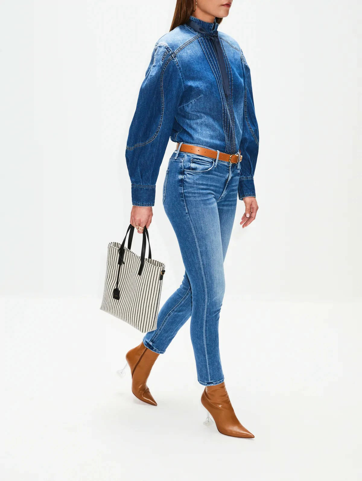 MOTHER The Mid Rise Dazzler Ankle Jeans (1686-104)