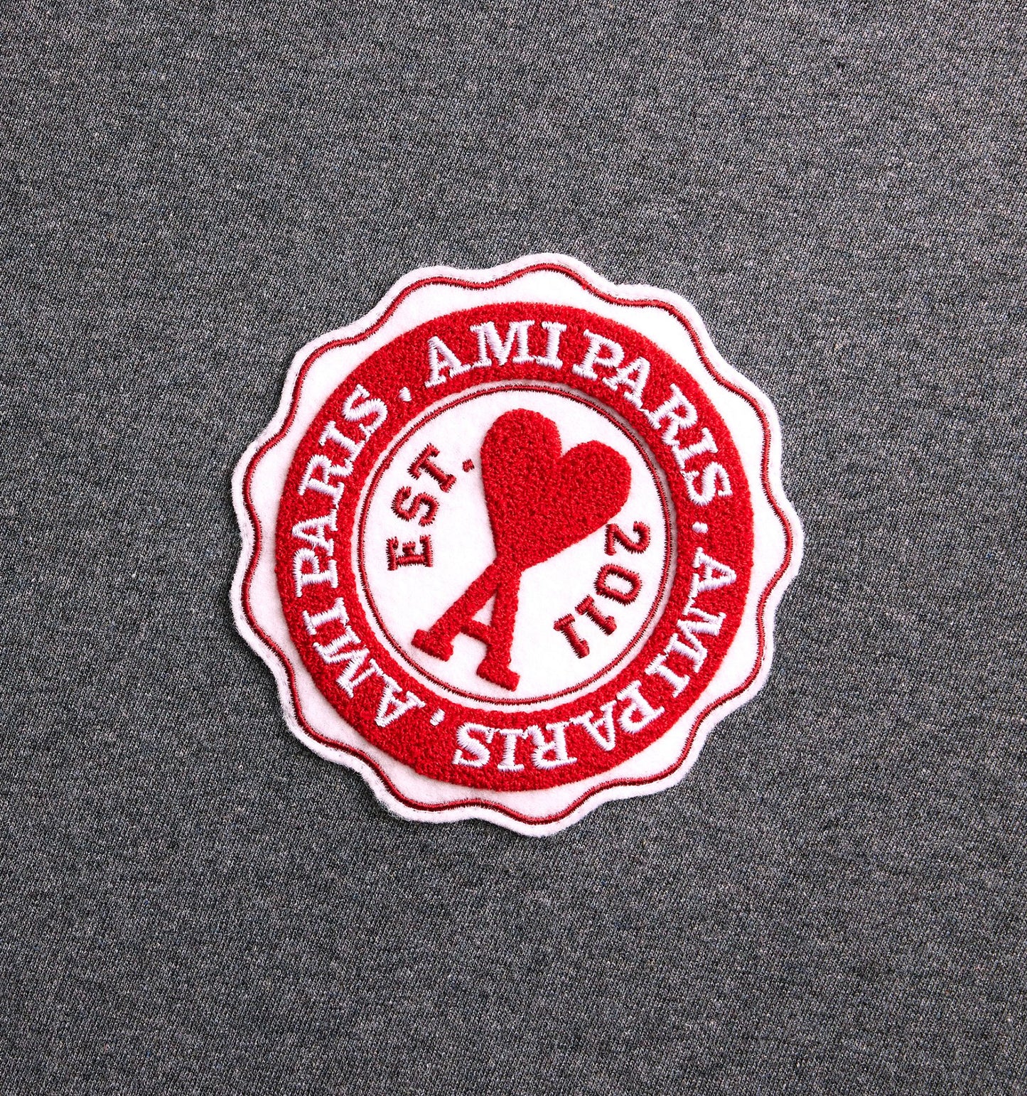AMI Paris Ami de Cœur Badge T-Shirt (UTS011.717)