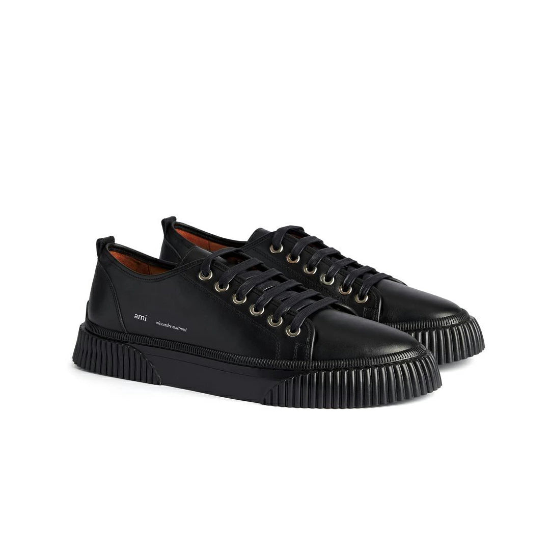 AMI Paris Low Top Logo Sneakers (USN424.853)