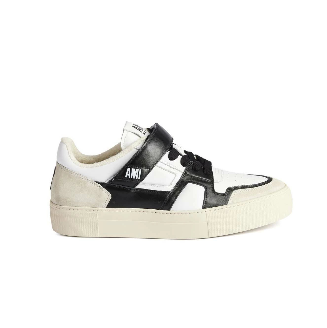 AMI Paris Low Top Ami de Coeur Sneakers (USN421.853)