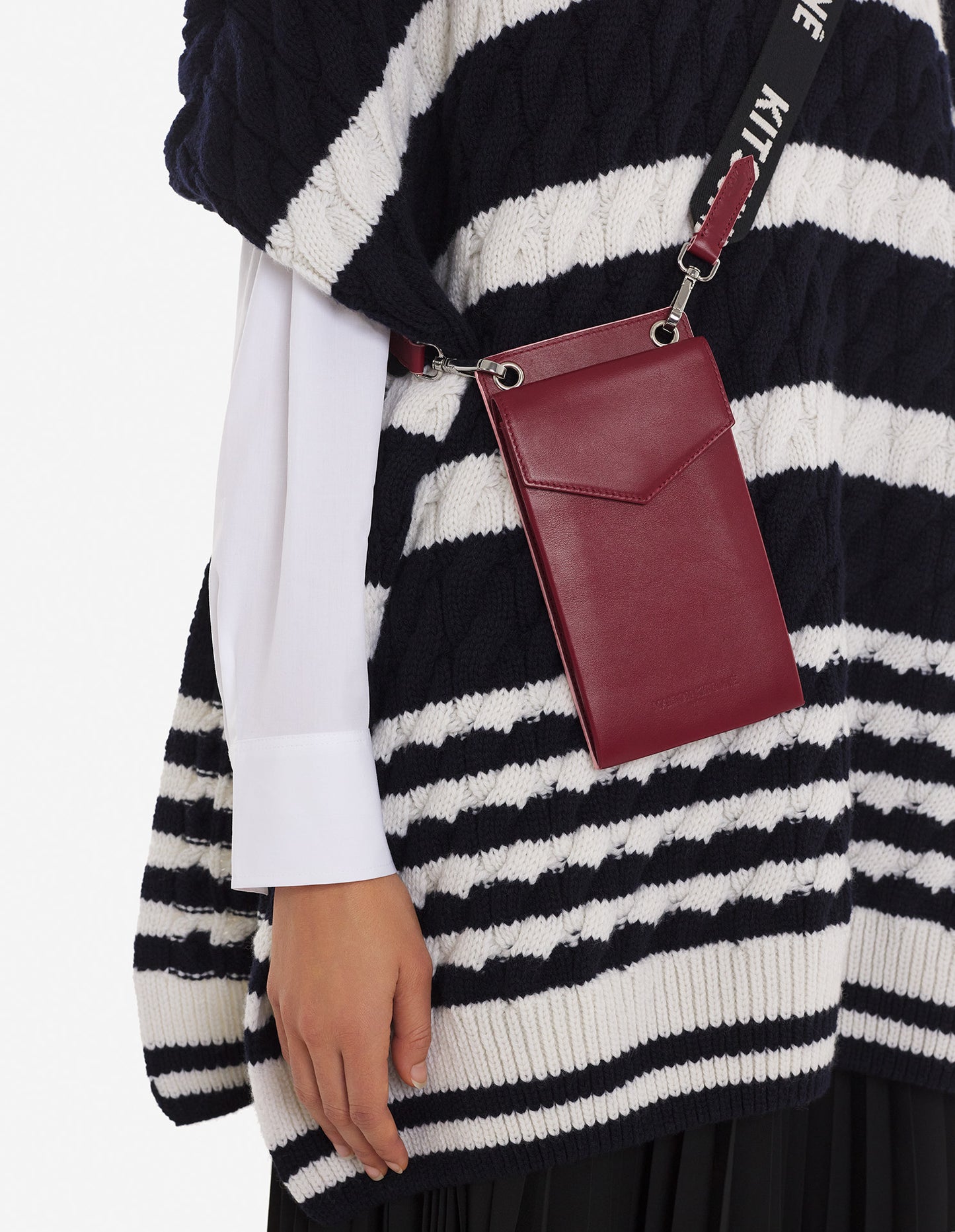Maison Kitsuné Neck Pouch (JU05328LC0029)