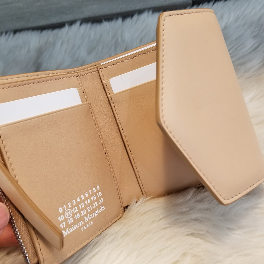 Maison Margiela Four Stitches Envelope Tri-Fold Wallet (S56UI0136 P4303)