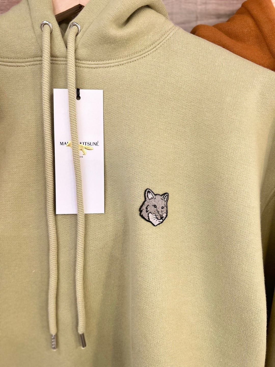Maison Kitsuné Chillax Fox Patch Hoodie (MW00704KM0307)
