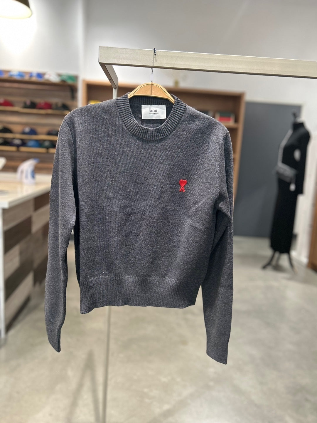 AMI Small Heart Logo Crewneck Sweater (FKS001.001)