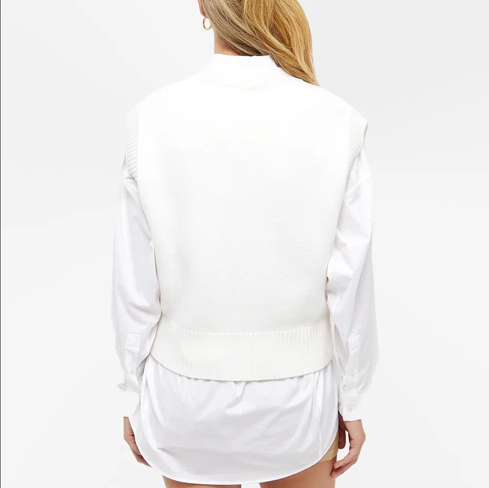 AMI Big Heart Logo Sleeveless Sweater (UKS702.018)